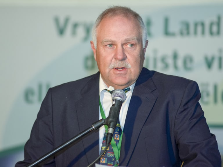 Francois Wilken lewer sy presidentsrede tydens VL Jaarkongres 2019